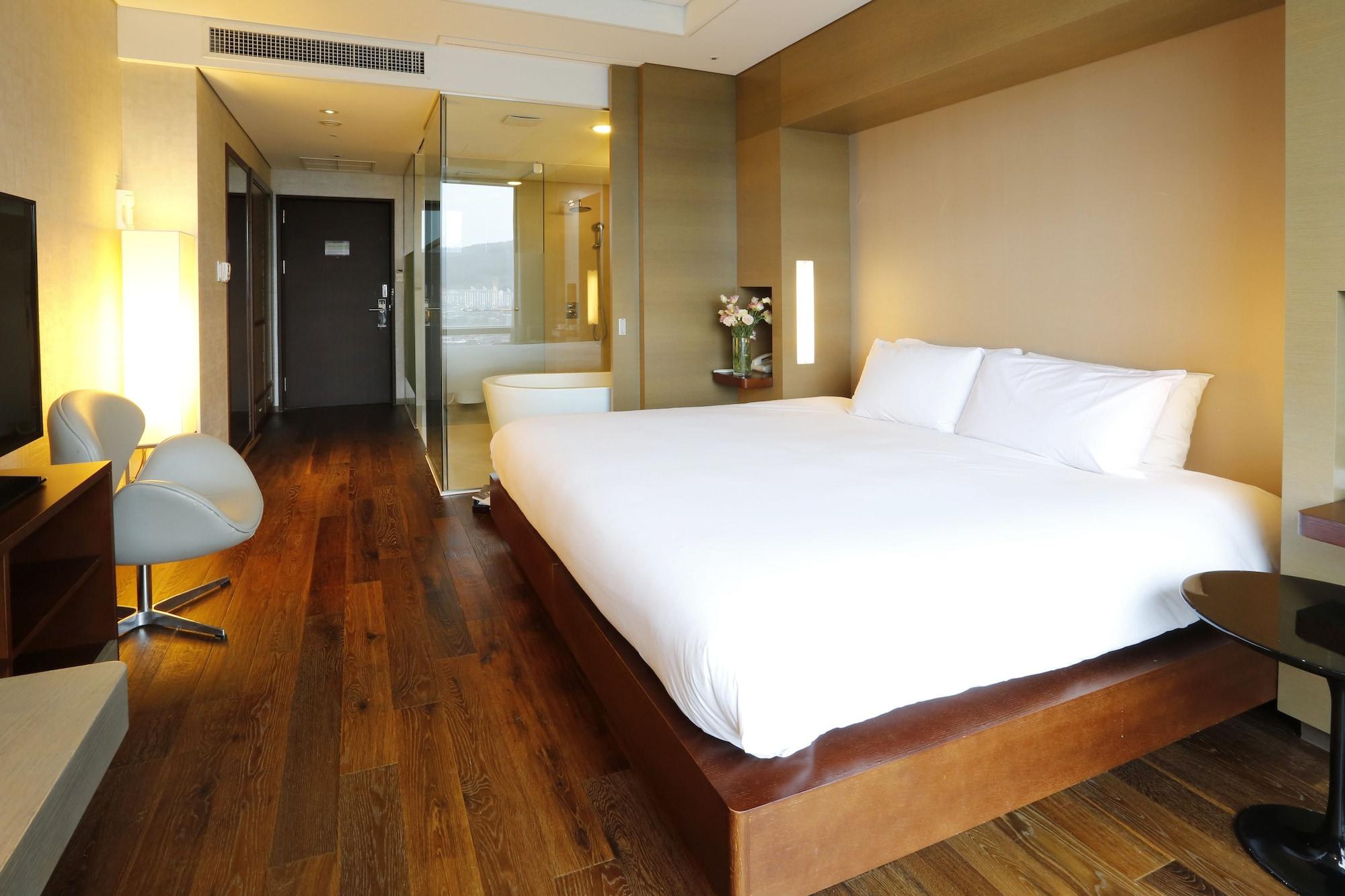 Grand Mercure Ambassador Changwon Exteriör bild