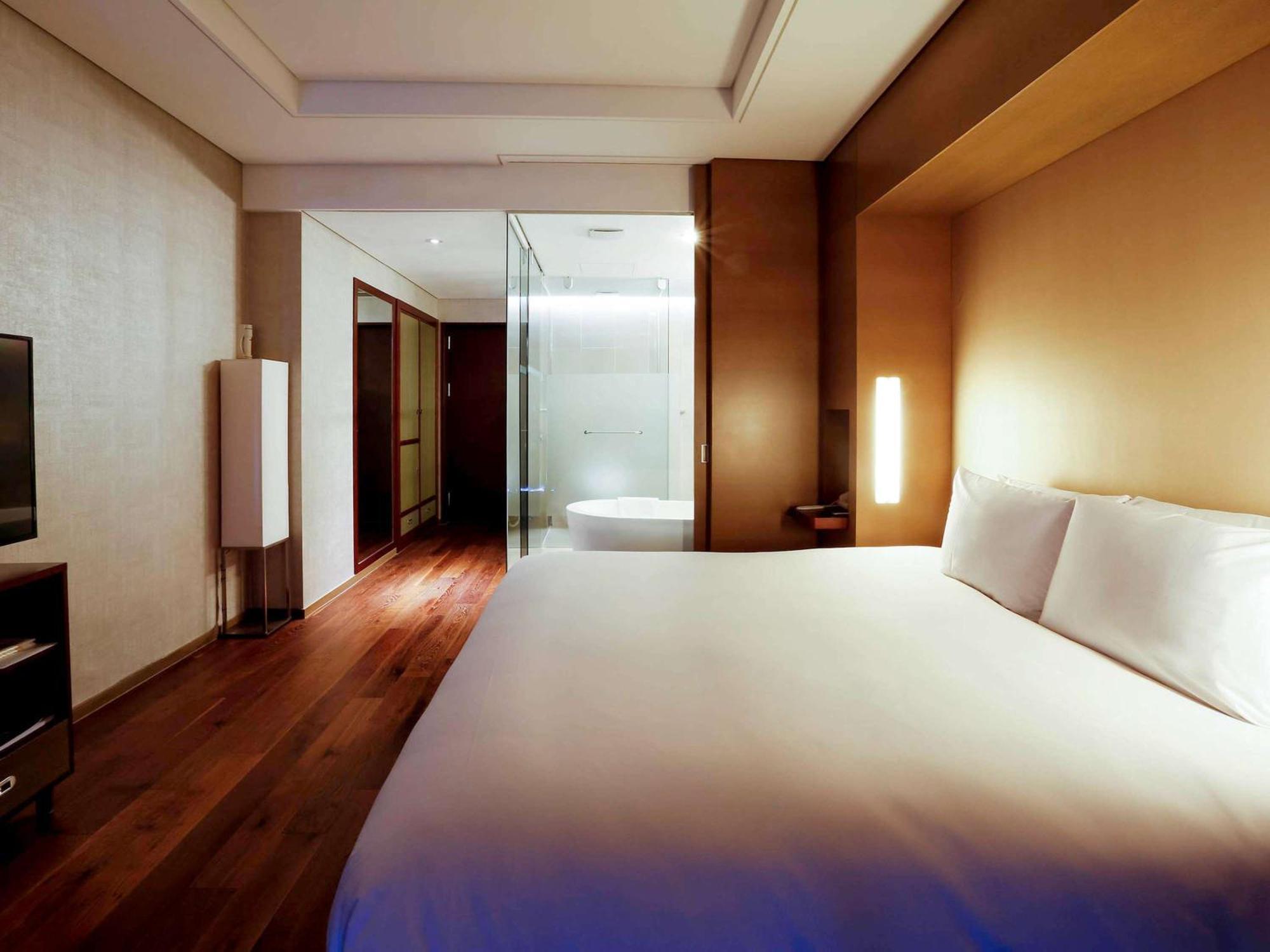 Grand Mercure Ambassador Changwon Exteriör bild